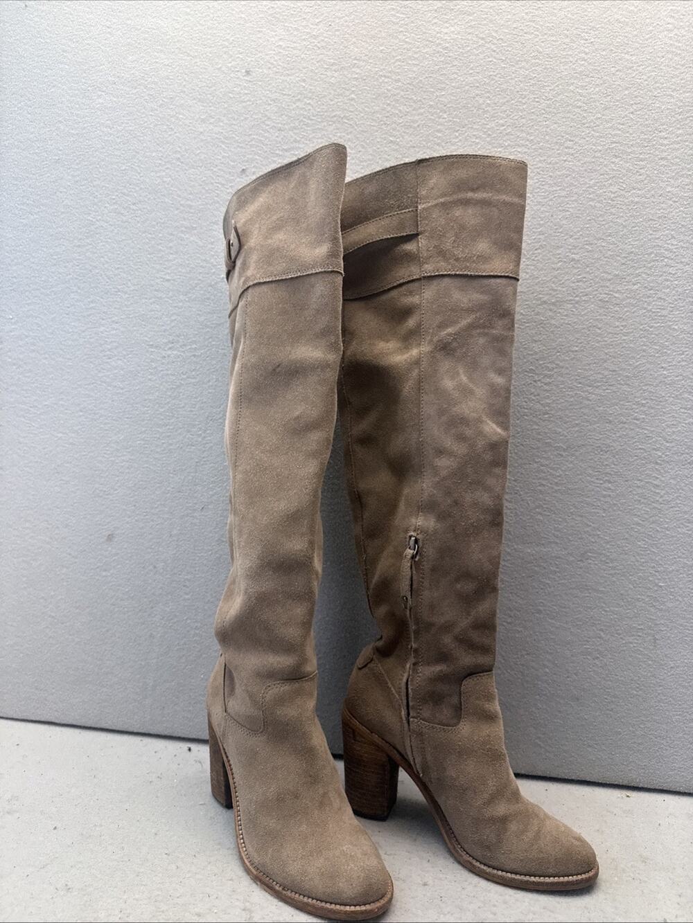 Dolce Vita Womens Size 8 Taupe Suede Knee High Boots Block Heel Buckle